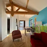 Les 12 De Larros Apart-hotel