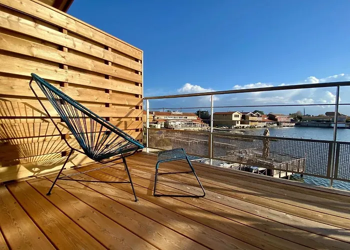 Les 12 De Larros 4* グジャン・メストラ