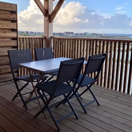 Les 12 De Larros Aparthotel