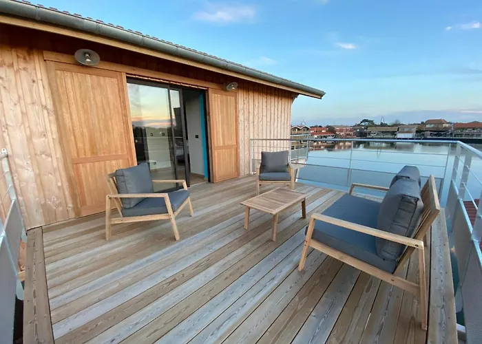 Apart Otel Les 12 De Larros 4*