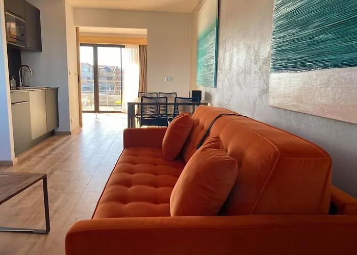 Apartahotel Les 12 De Larros