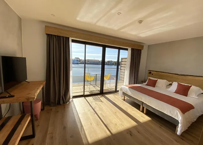 Les 12 De Larros 4* Gujan-Mestras