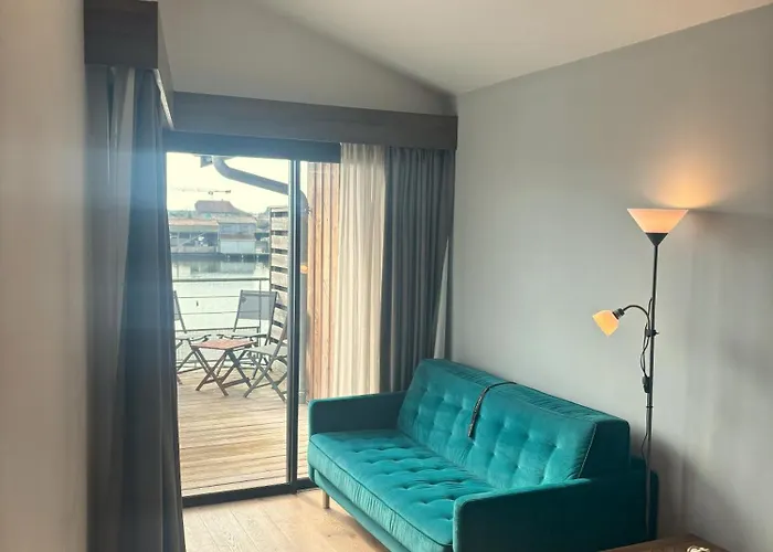 Apart Otel Les 12 De Larros 4*